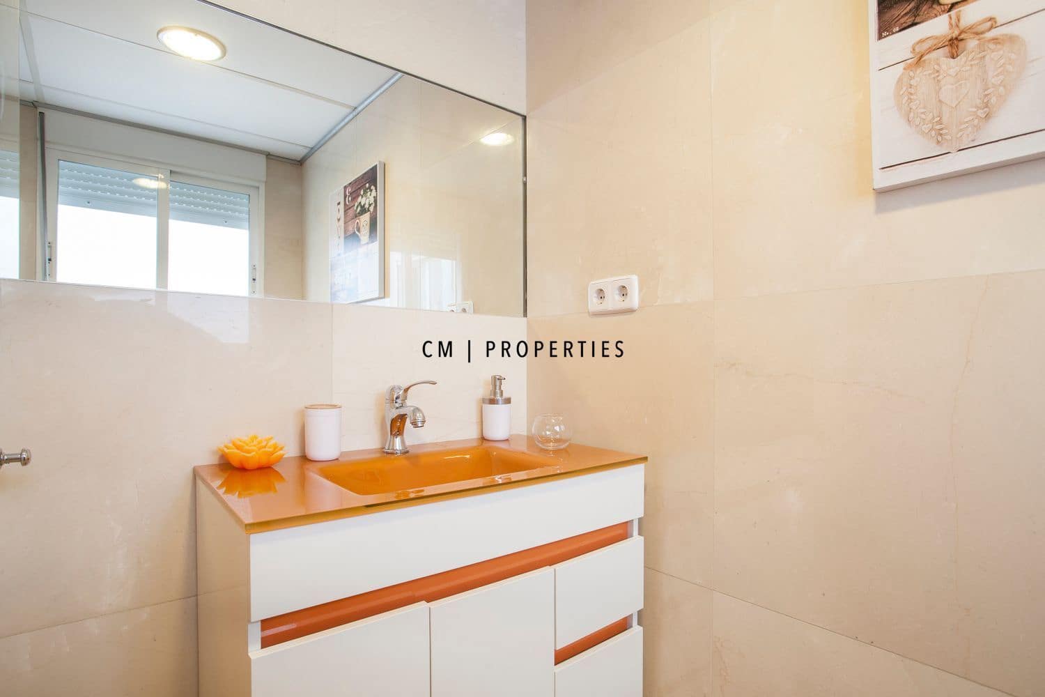 2 bedroom Flat for rent in Valencia city - € 1,500 (Ref: 9714082)