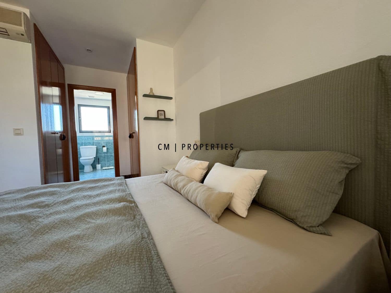 3 bedroom Flat for rent in Valencia city with pool garage - € 2,100 (Ref: 9715454)