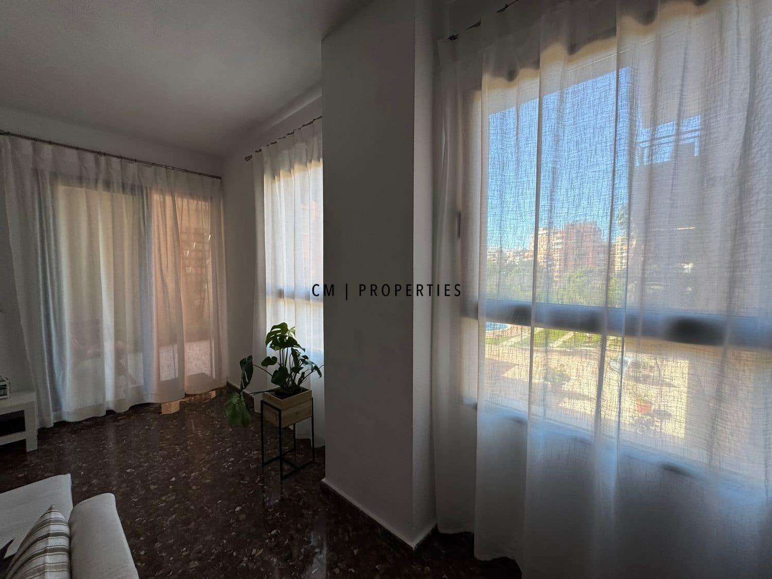 3 bedroom Flat for rent in Valencia city with pool garage - € 2,100 (Ref: 9715454)