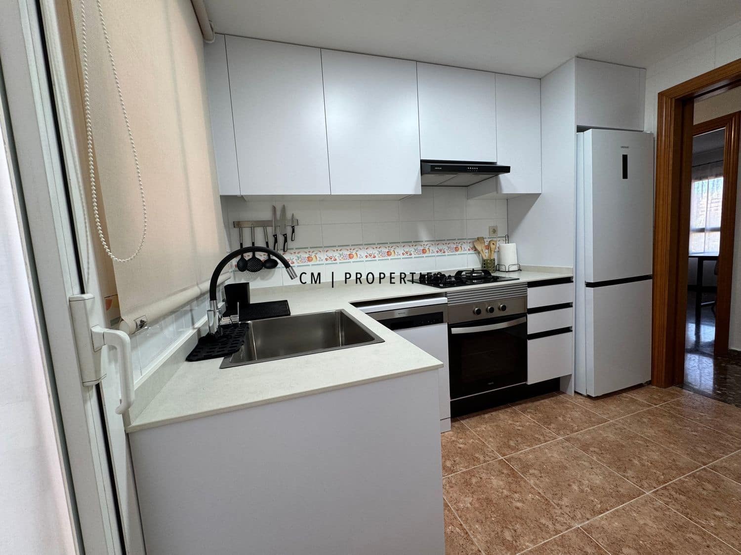 3 bedroom Flat for rent in Valencia city with pool garage - € 2,100 (Ref: 9715454)