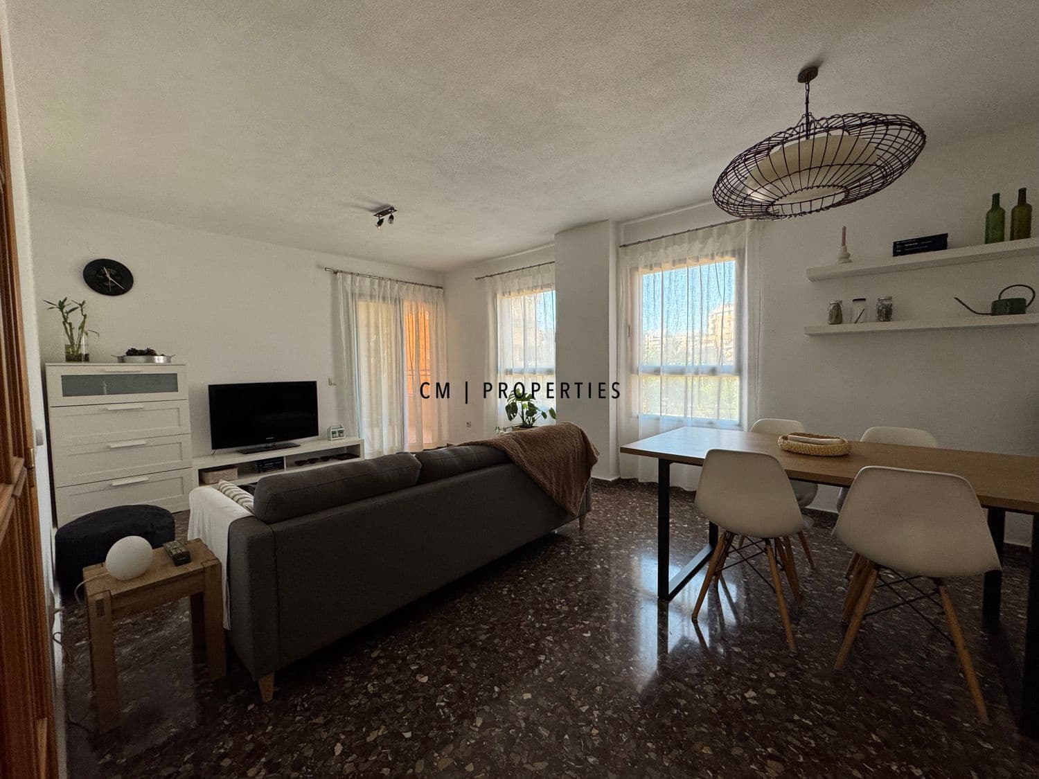 3 bedroom Flat for rent in Valencia city with pool garage - € 2,100 (Ref: 9715454)