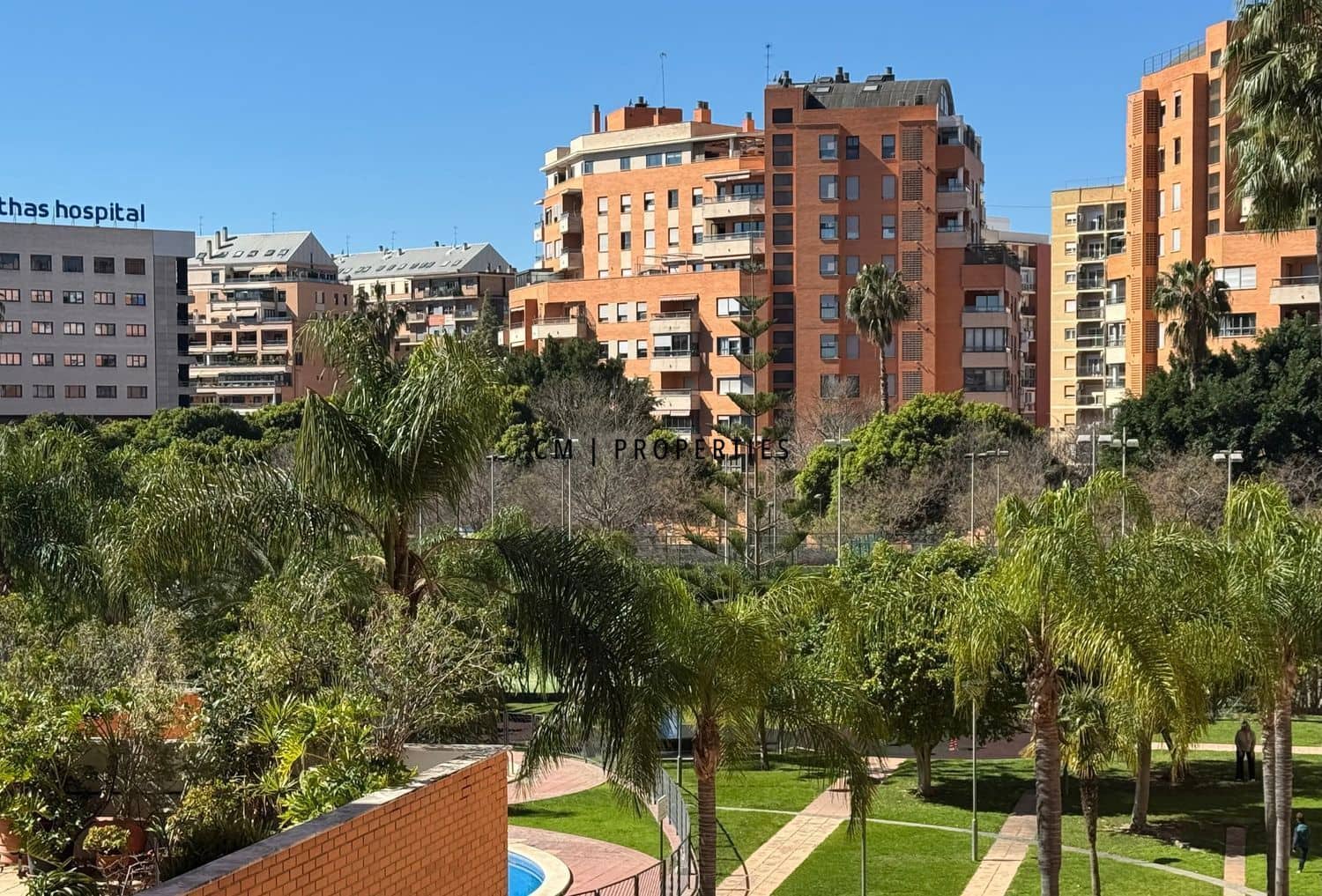 3 bedroom Flat for rent in Valencia city with pool garage - € 2,100 (Ref: 9715454)