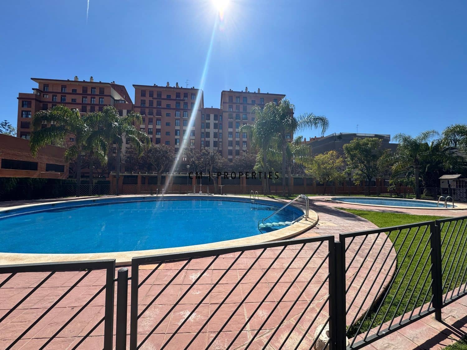 3 bedroom Flat for rent in Valencia city with pool garage - € 2,100 (Ref: 9715454)