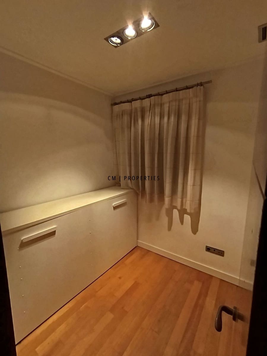 3 bedroom Flat for rent in Valencia city - € 1,600 (Ref: 9716666)