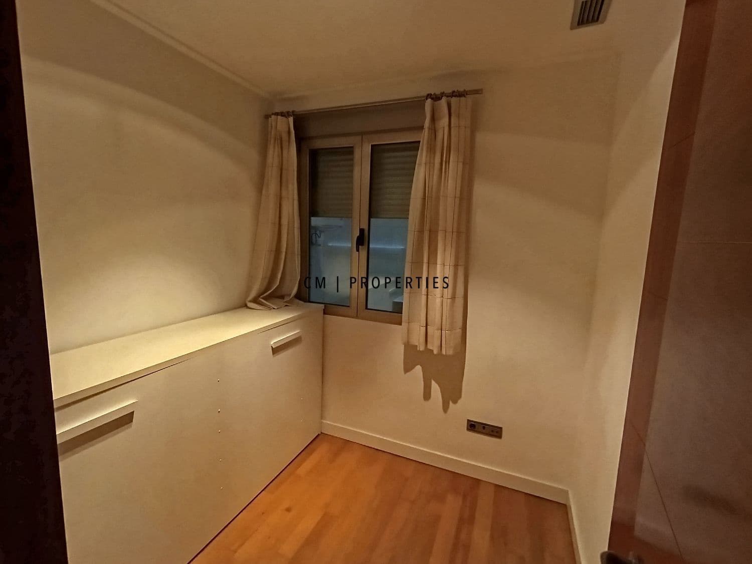 3 bedroom Flat for rent in Valencia city - € 1,600 (Ref: 9716666)