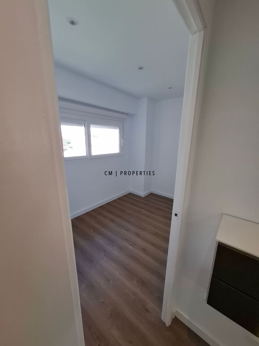 4 bedroom Flat for rent in Valencia city - € 1,400 (Ref: 9720311)