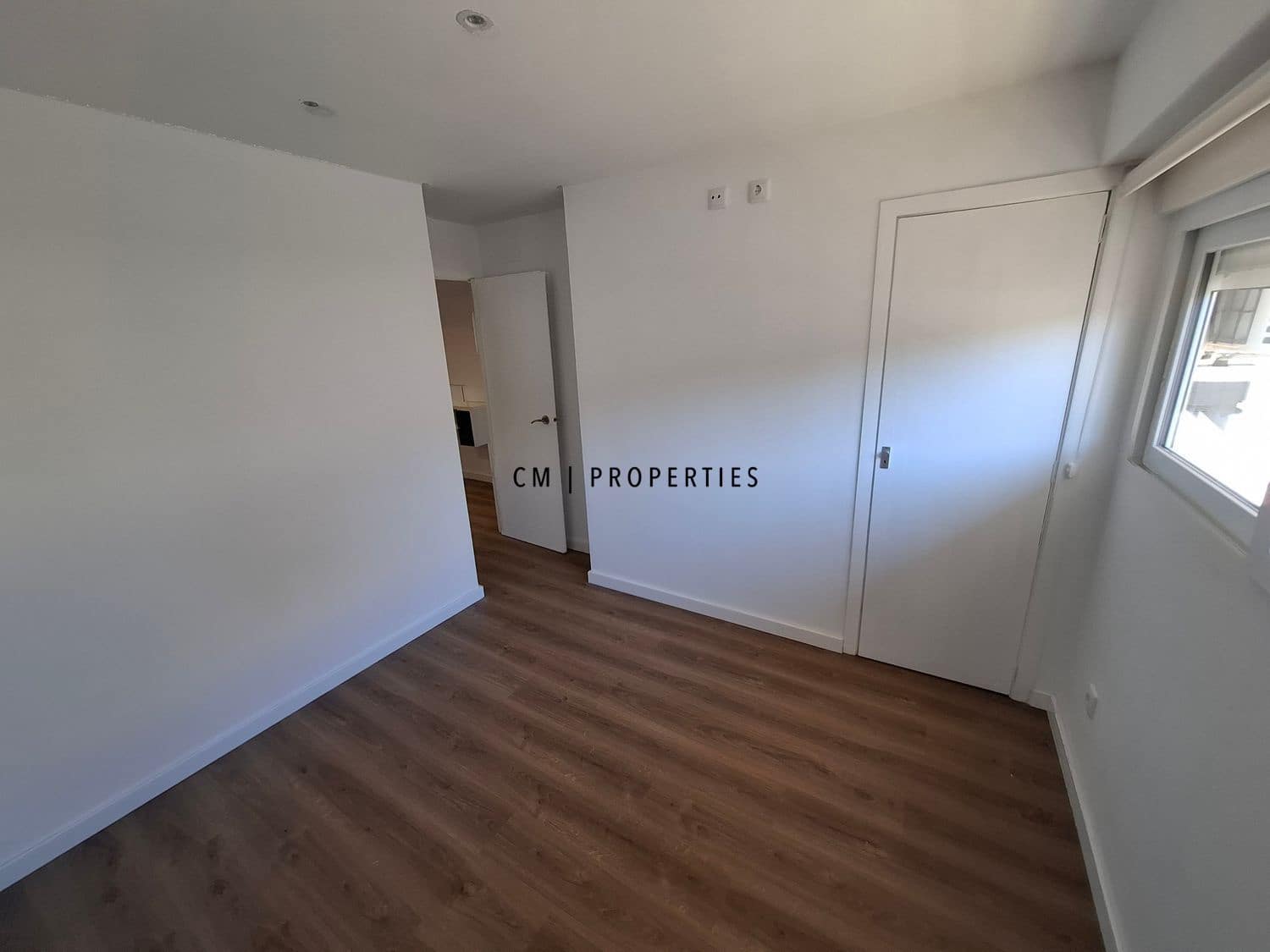 4 bedroom Flat for rent in Valencia city - € 1,400 (Ref: 9720311)