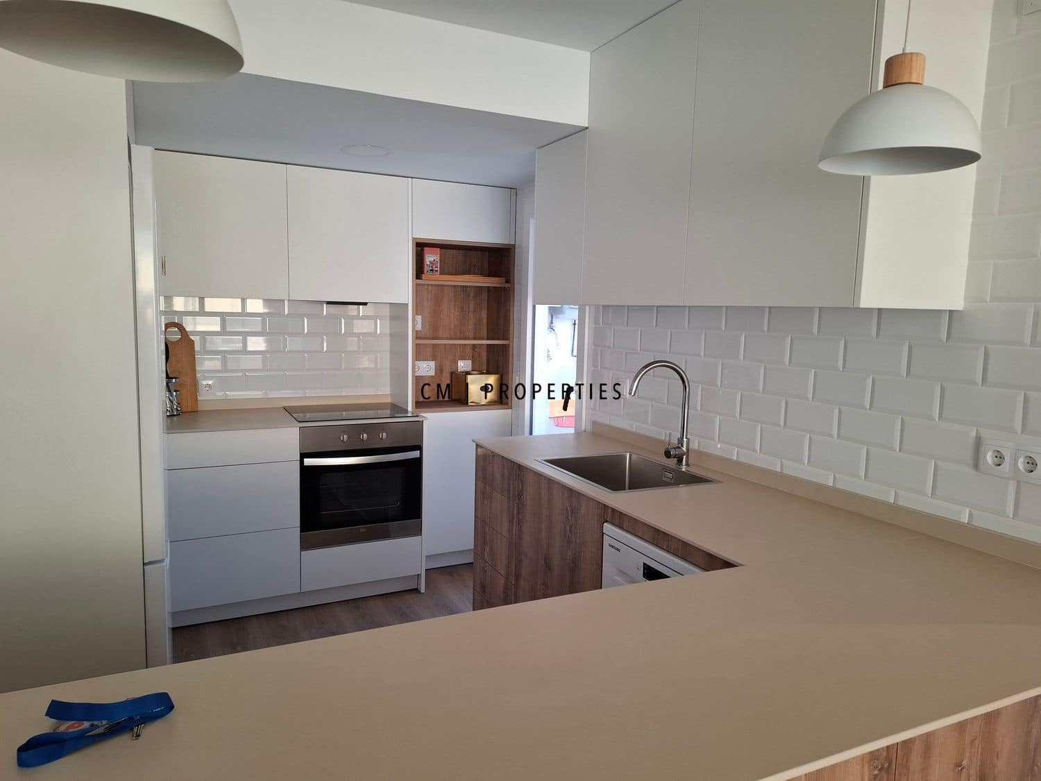 4 bedroom Flat for rent in Valencia city - € 1,400 (Ref: 9720311)