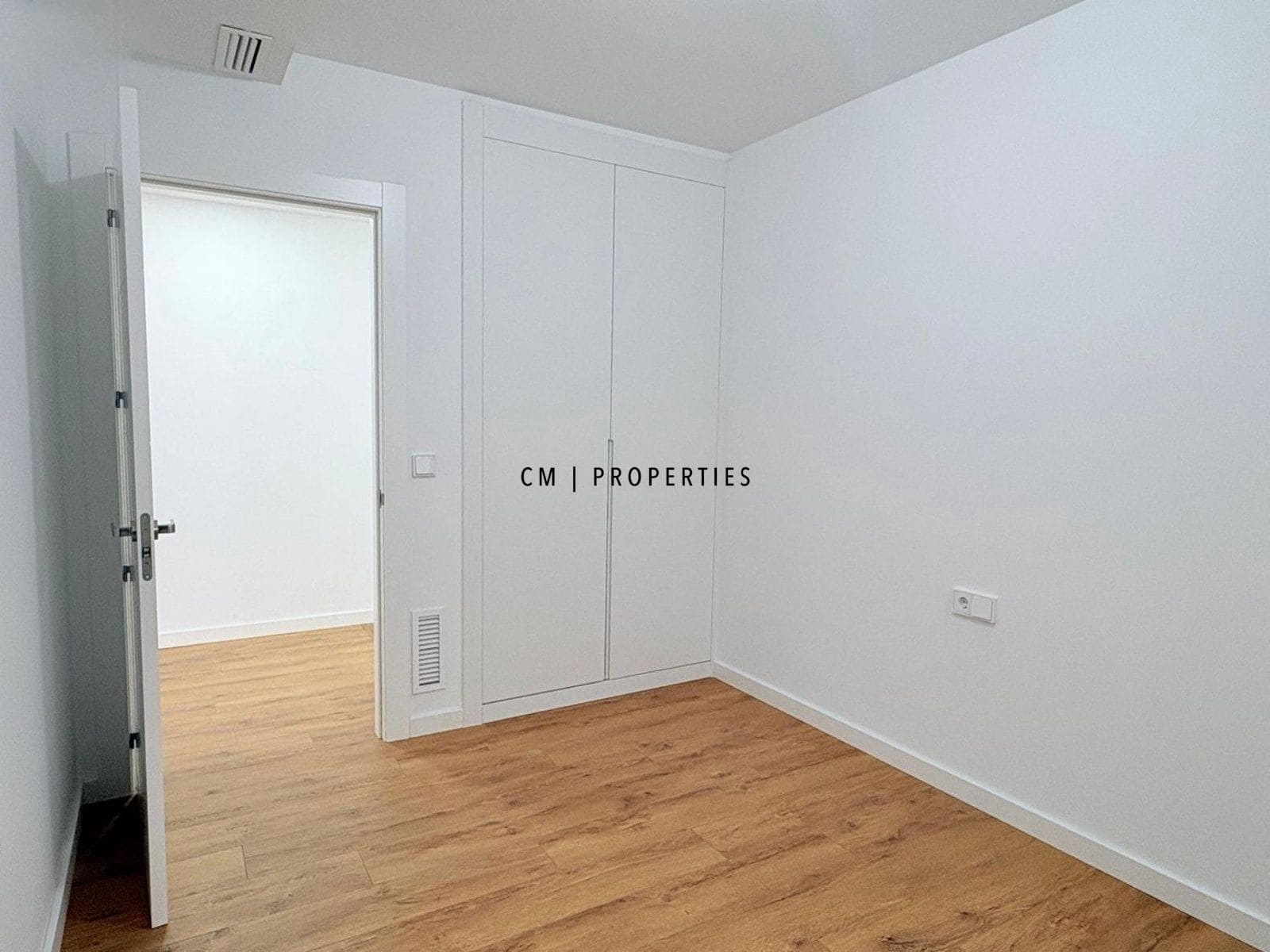 3 bedroom Flat for rent in L'Eliana with pool garage - € 2,500 (Ref: 9720712)