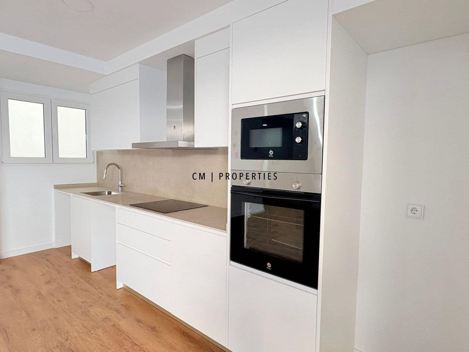 3 bedroom Flat for rent in L'Eliana with pool garage - € 2,500 (Ref: 9720712)