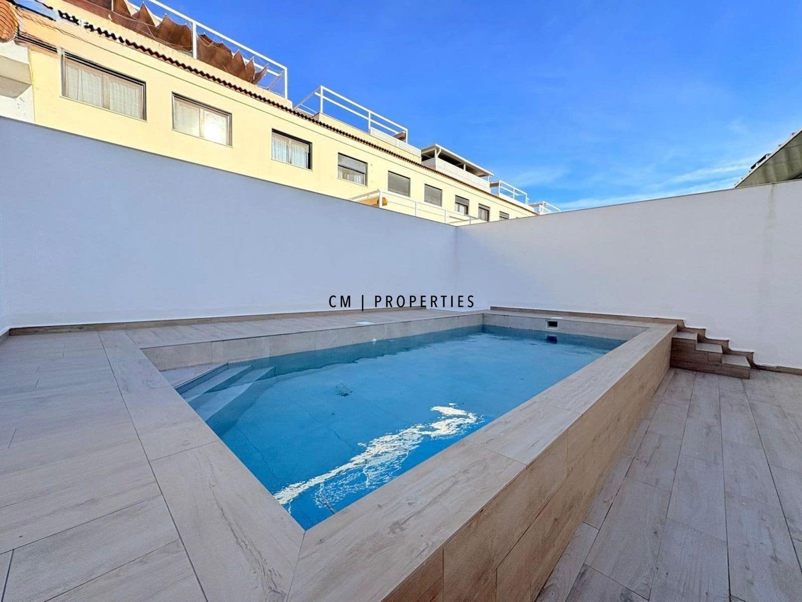 3 bedroom Flat for rent in L'Eliana with pool garage - € 2,500 (Ref: 9720712)