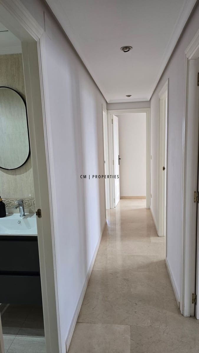 3 bedroom Flat for rent in Valencia city with pool garage - € 3,000 (Ref: 9720825)