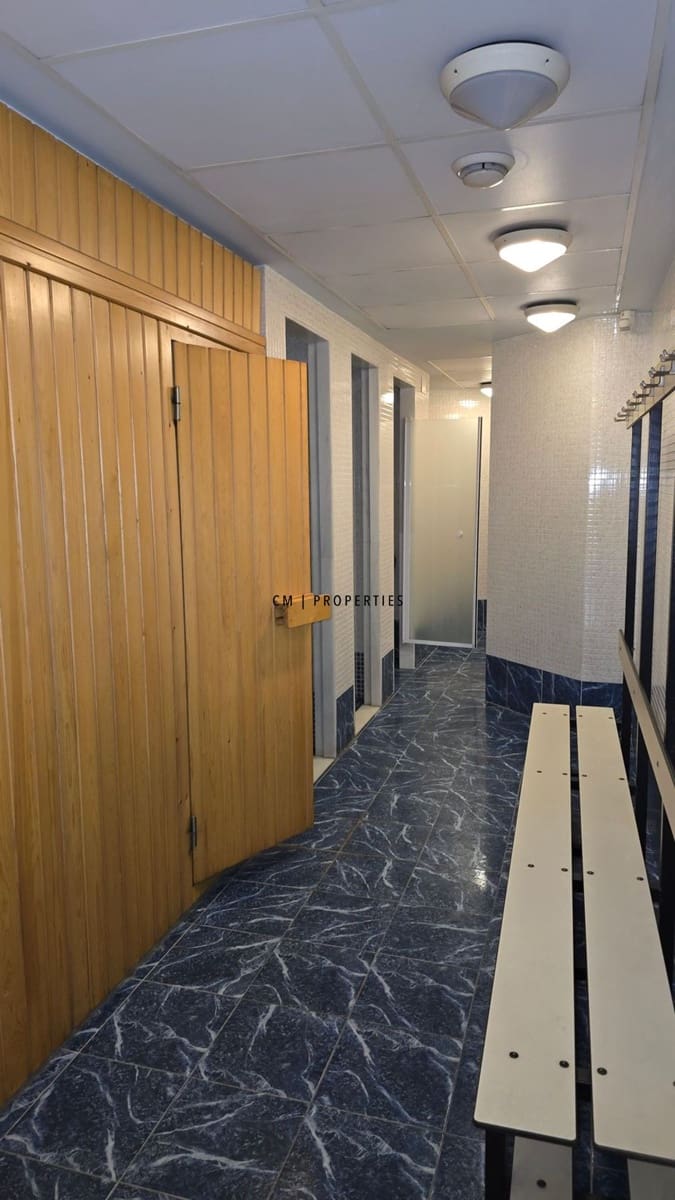 3 bedroom Flat for rent in Valencia city with pool garage - € 3,000 (Ref: 9720825)