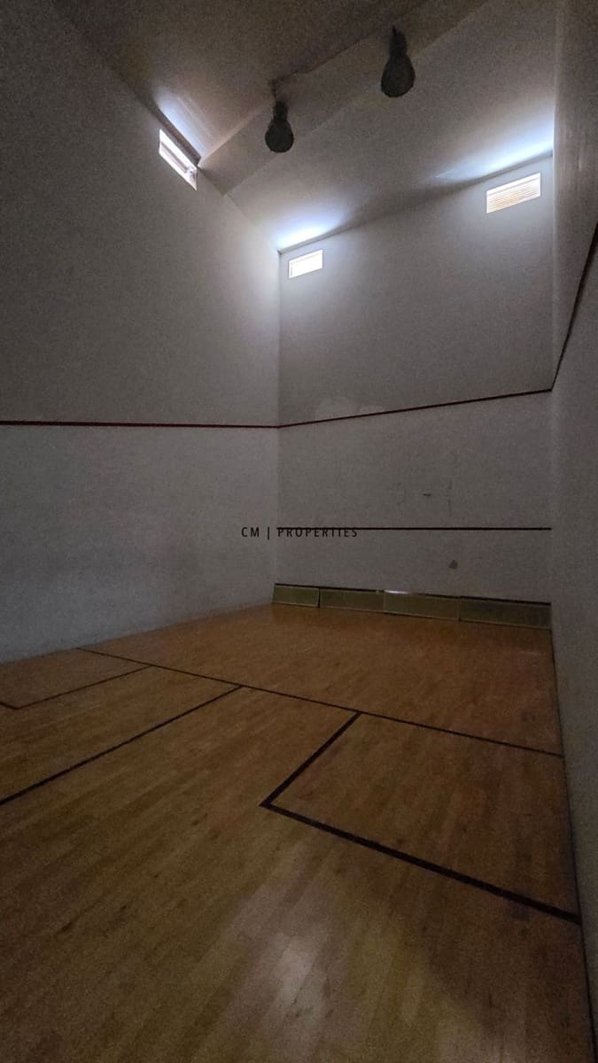 3 bedroom Flat for rent in Valencia city with pool garage - € 3,000 (Ref: 9720825)