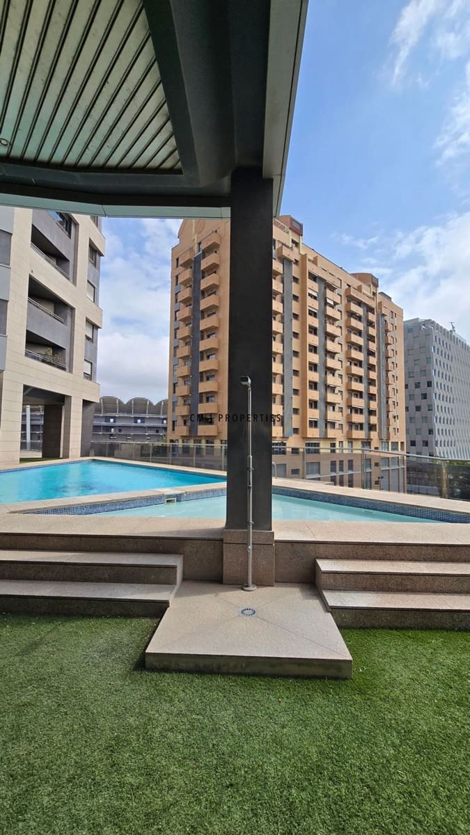 3 bedroom Flat for rent in Valencia city with pool garage - € 3,000 (Ref: 9720825)