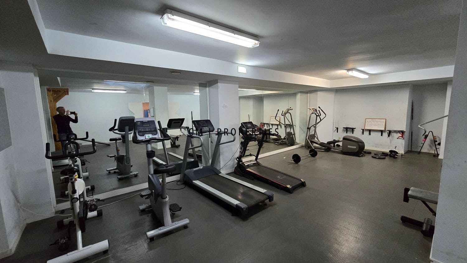 3 bedroom Flat for rent in Valencia city with pool garage - € 3,000 (Ref: 9720825)