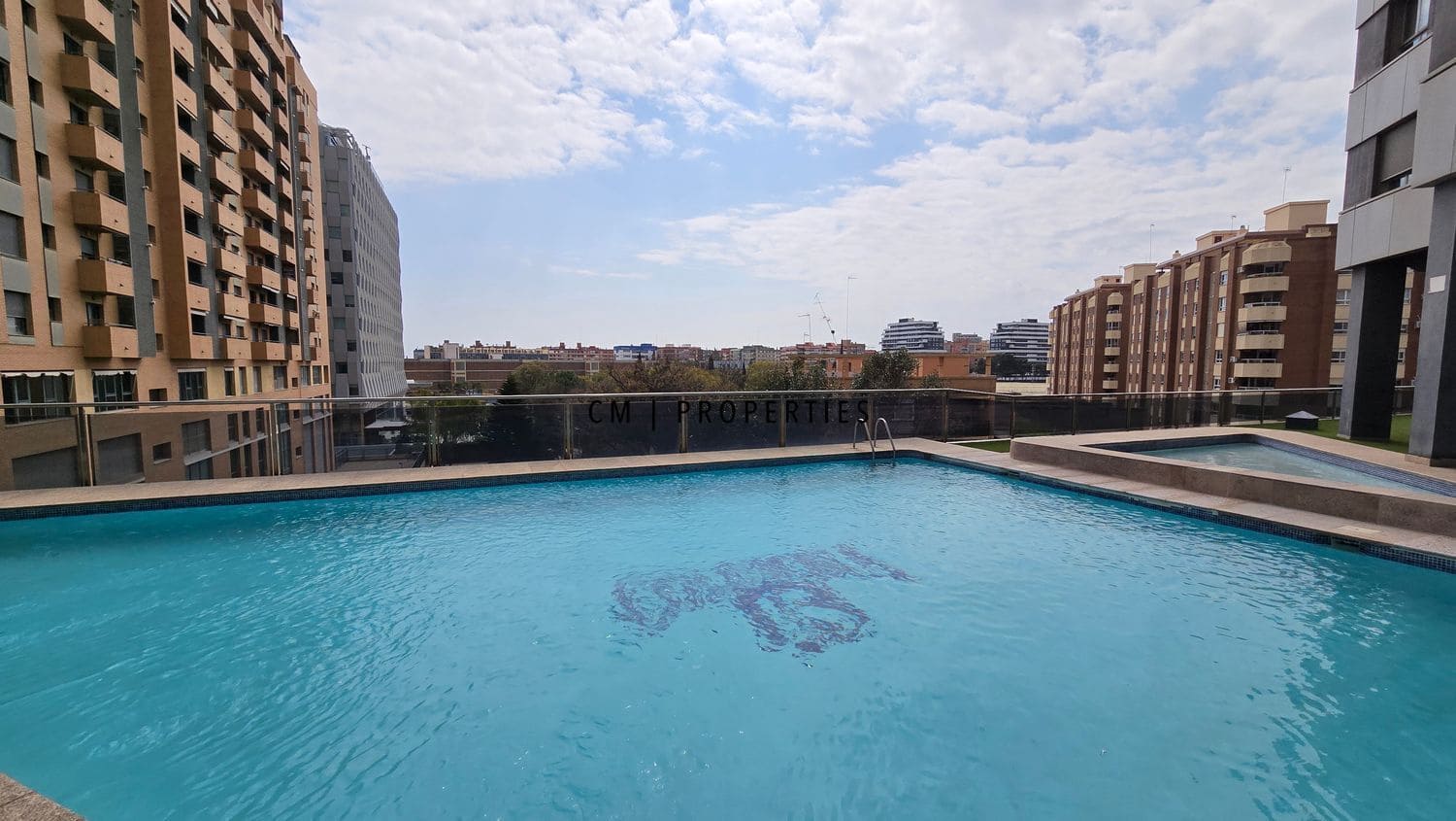 3 bedroom Flat for rent in Valencia city with pool garage - € 3,000 (Ref: 9720825)