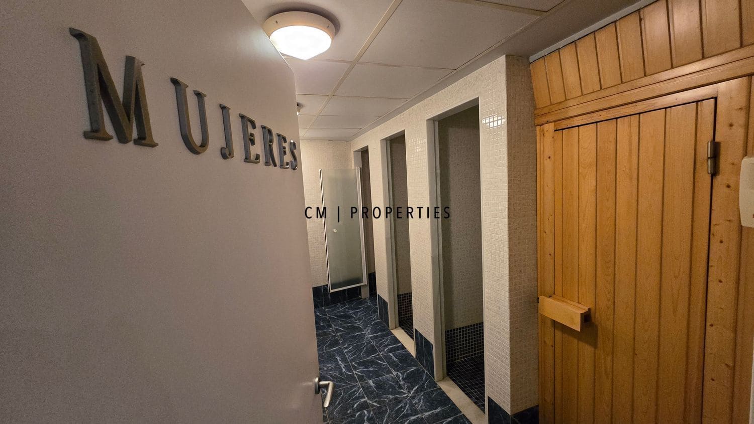 3 bedroom Flat for rent in Valencia city with pool garage - € 3,000 (Ref: 9720825)