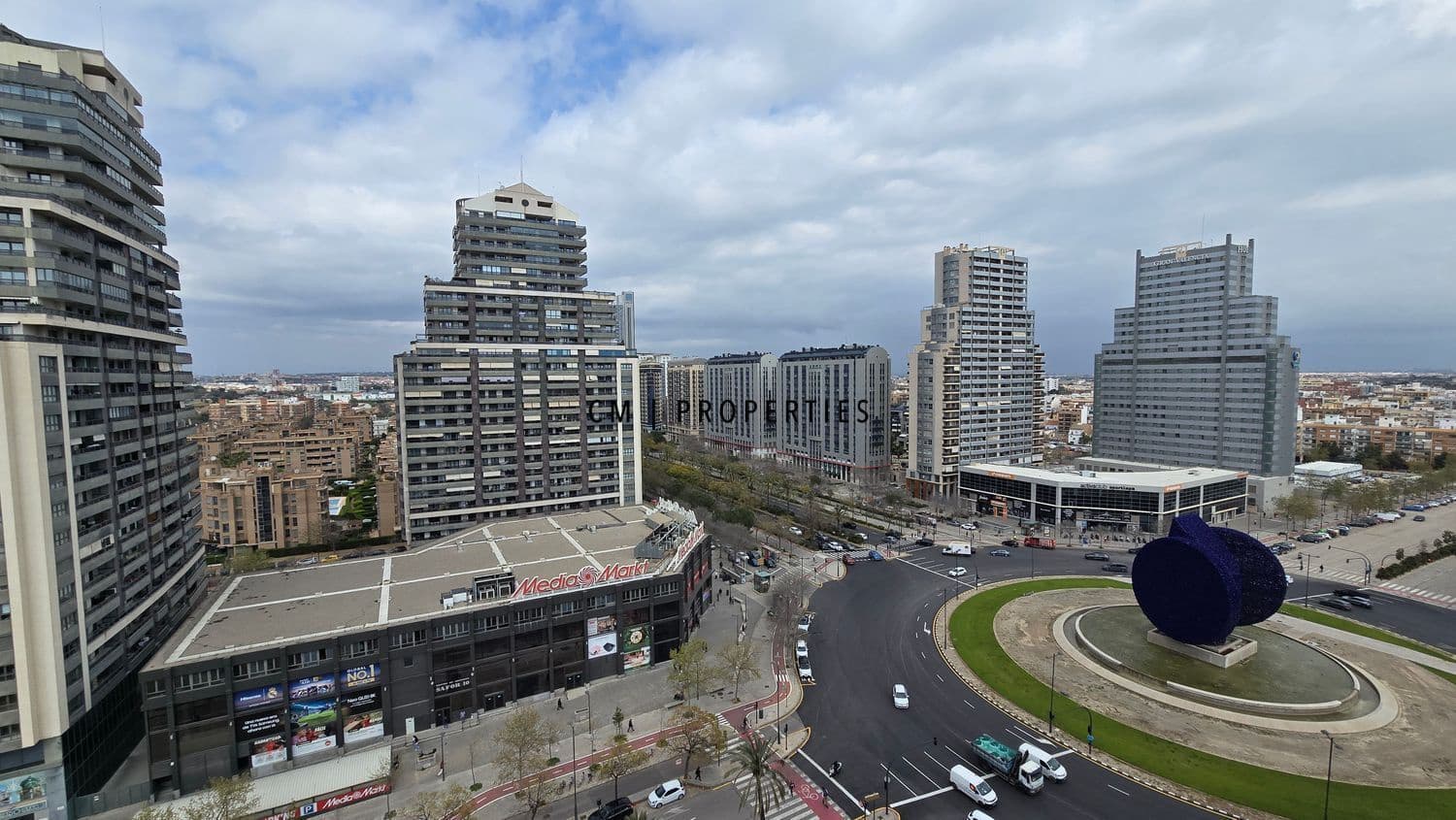 3 bedroom Flat for rent in Valencia city with pool garage - € 3,000 (Ref: 9720825)