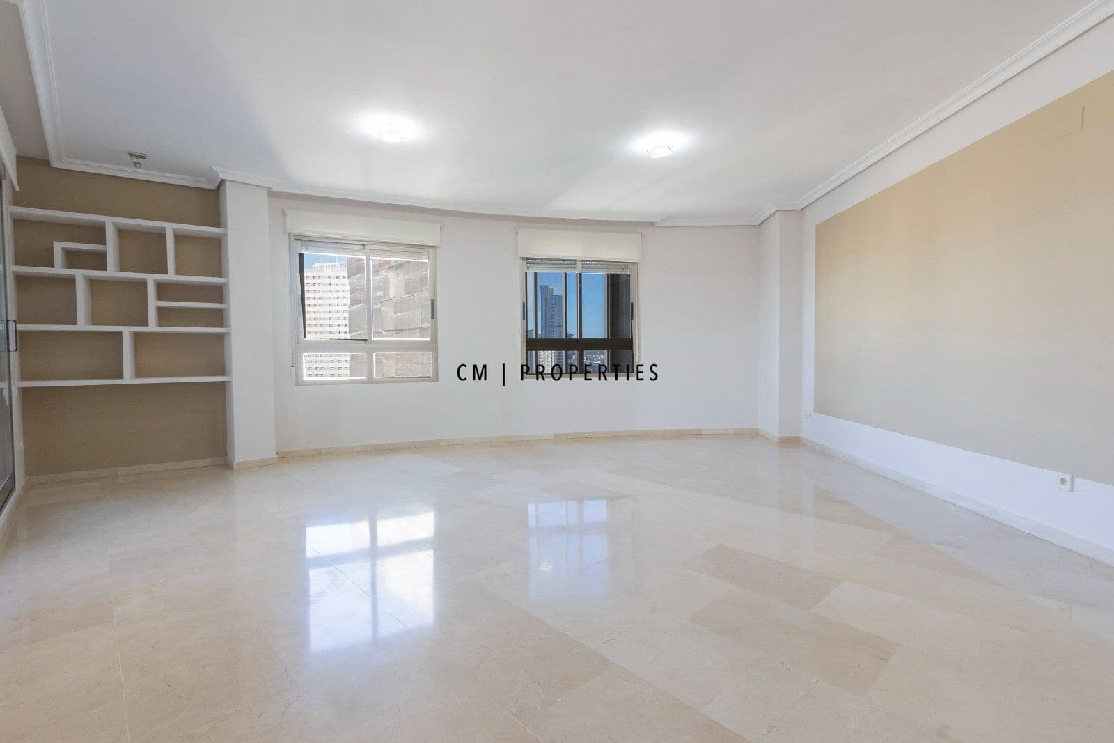 3 bedroom Flat for rent in Valencia city with pool garage - € 2,700 (Ref: 9720825)