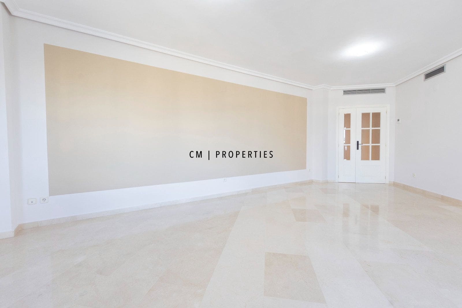3 bedroom Flat for rent in Valencia city with pool garage - € 2,700 (Ref: 9720825)