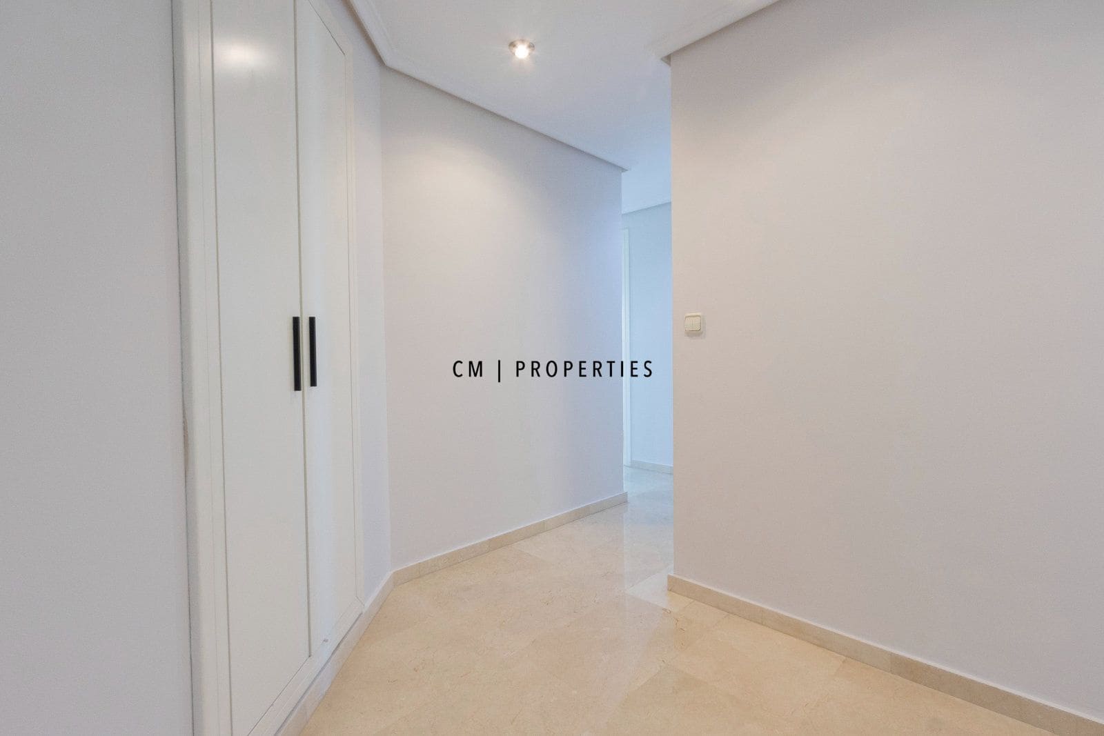 3 bedroom Flat for rent in Valencia city with pool garage - € 2,700 (Ref: 9720825)