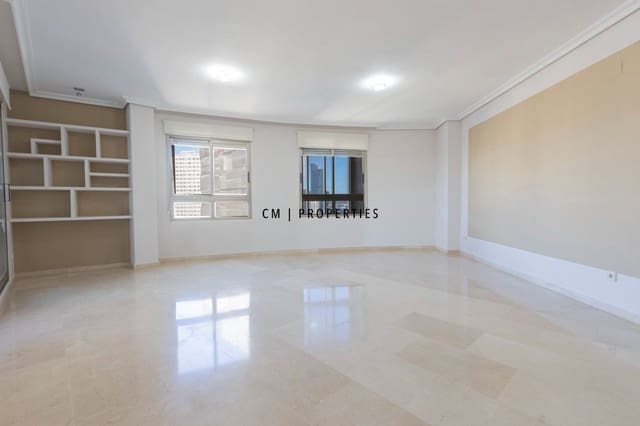 Appartement de 3 chambres à louer à Campanar, Valence ville avec piscine garage - 3 000 € (Ref: 9720825)