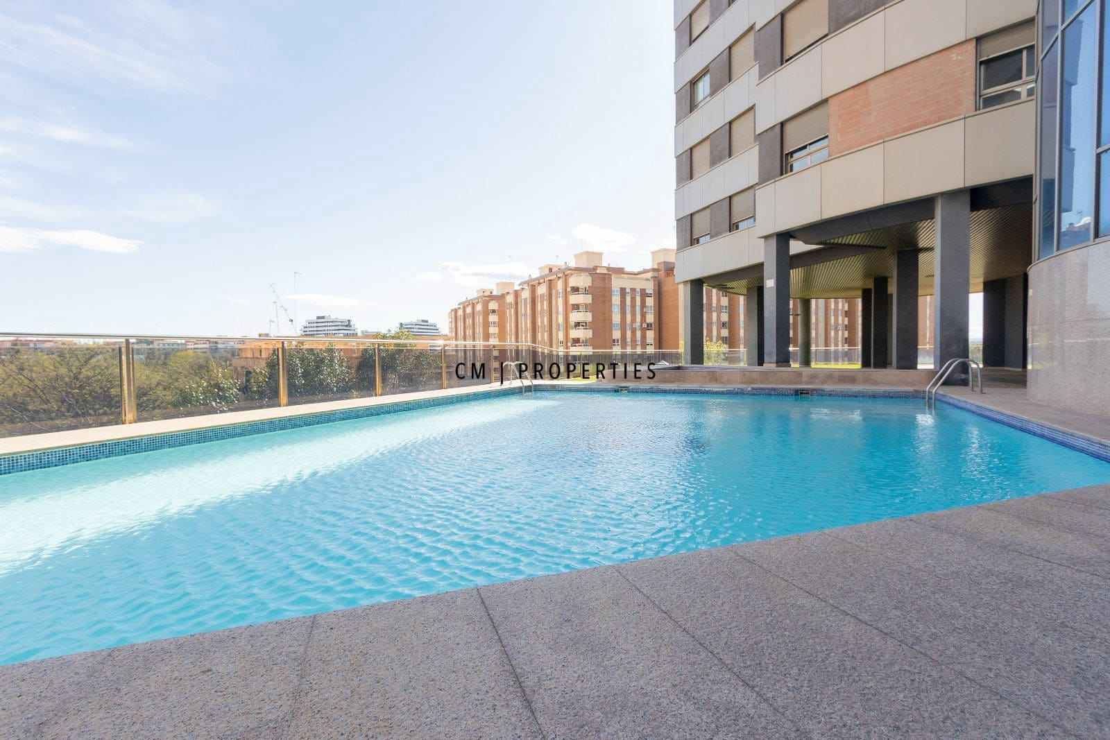 3 bedroom Flat for rent in Valencia city with pool garage - € 2,700 (Ref: 9720825)