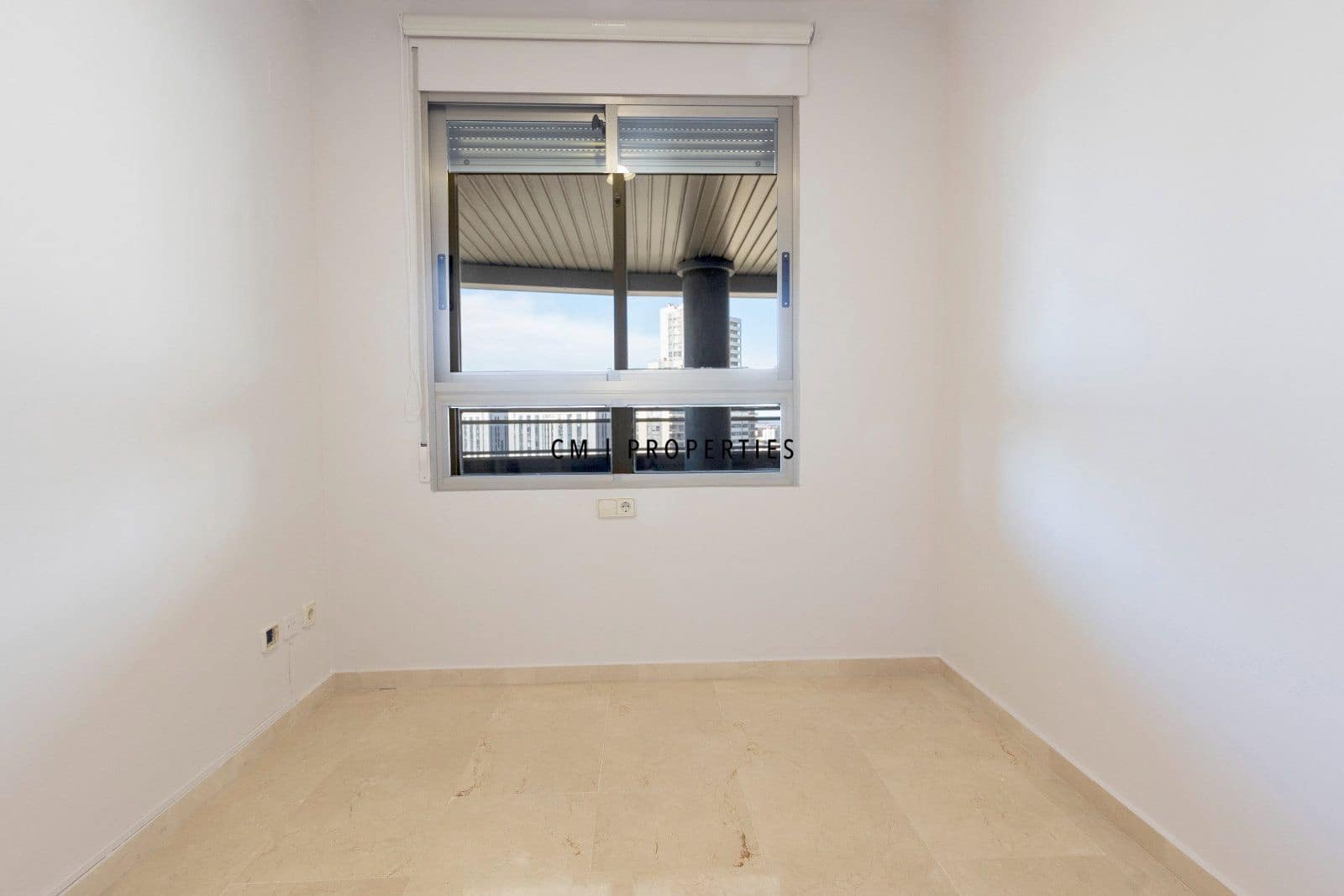 3 bedroom Flat for rent in Valencia city with pool garage - € 2,700 (Ref: 9720825)