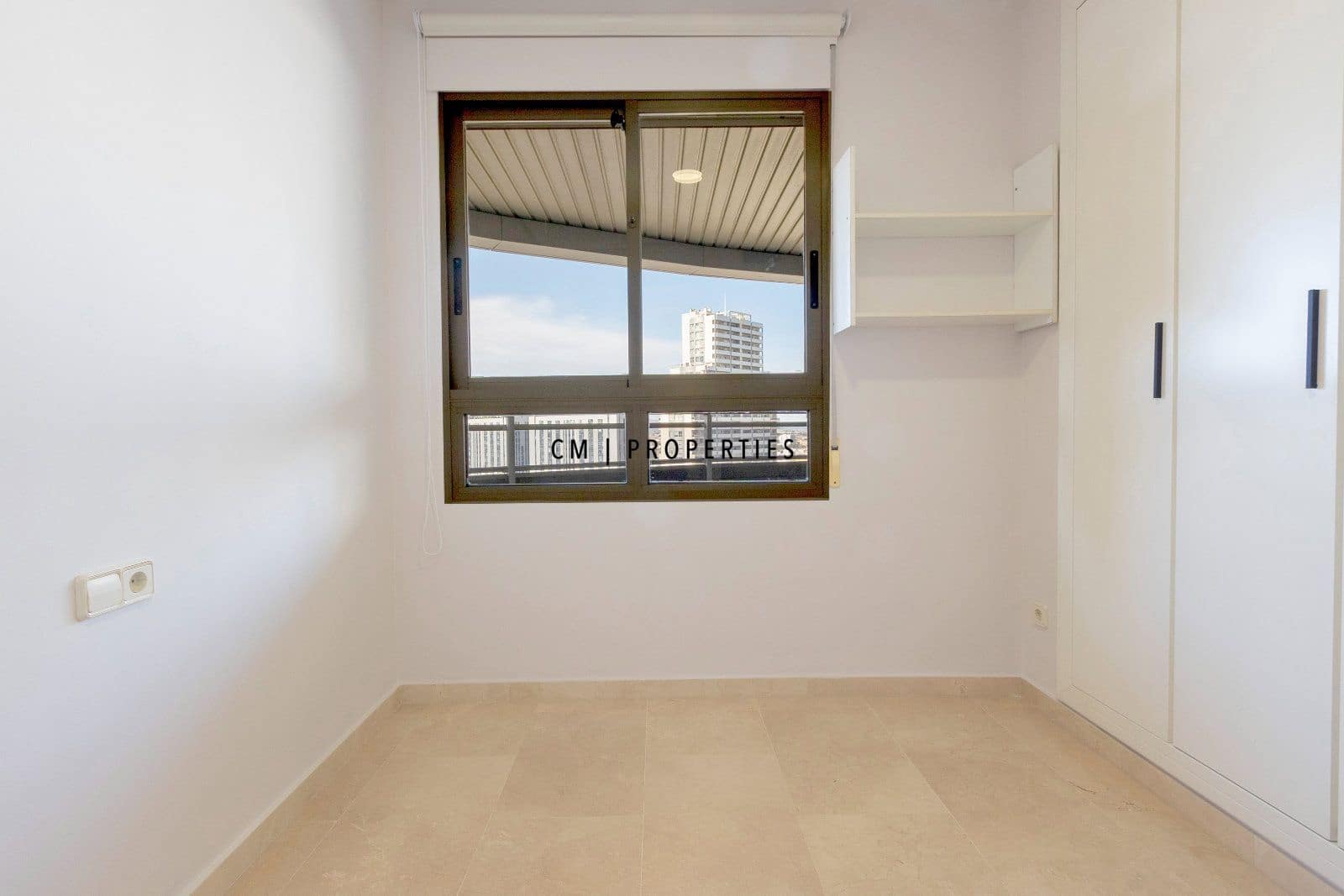 3 bedroom Flat for rent in Valencia city with pool garage - € 2,700 (Ref: 9720825)