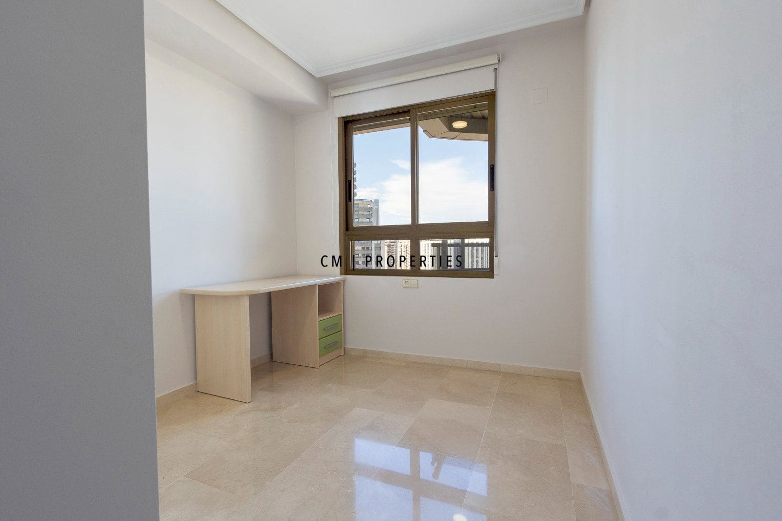 3 bedroom Flat for rent in Valencia city with pool garage - € 2,700 (Ref: 9720825)