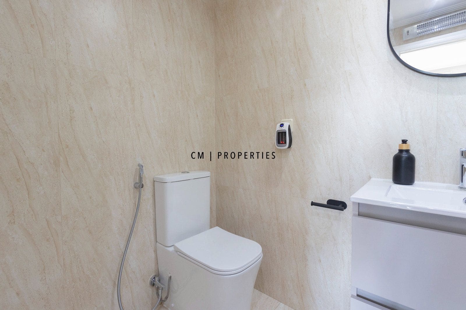 3 bedroom Flat for rent in Valencia city with pool garage - € 2,700 (Ref: 9720825)