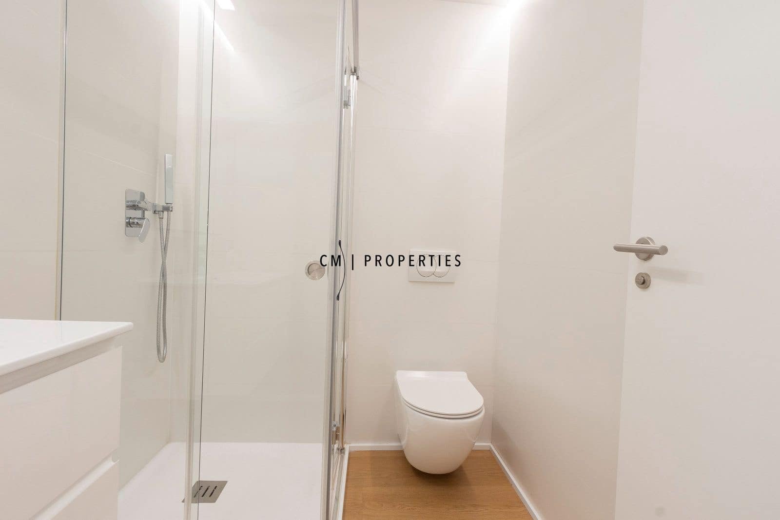 2 bedroom Flat for rent in Valencia city with garage - € 3,000 (Ref: 9720826)