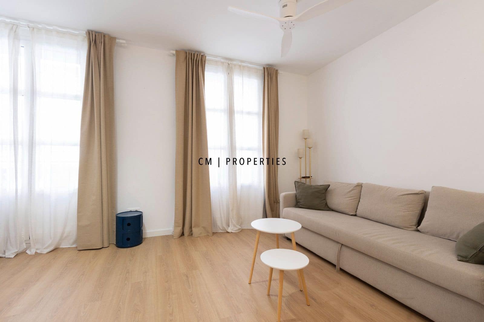 2 bedroom Flat for rent in Valencia city with garage - € 3,000 (Ref: 9720826)