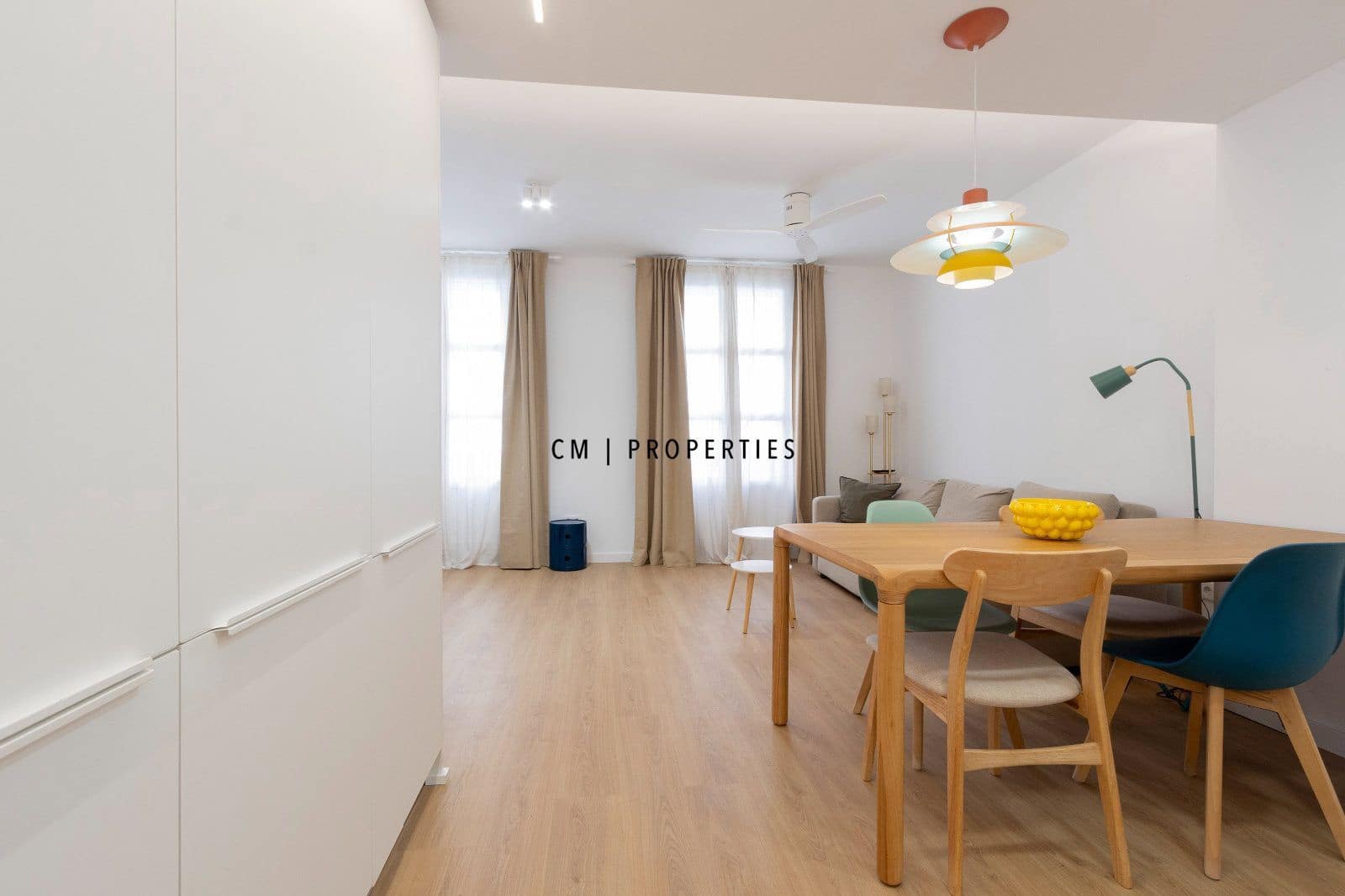 2 bedroom Flat for rent in Valencia city with garage - € 3,000 (Ref: 9720826)