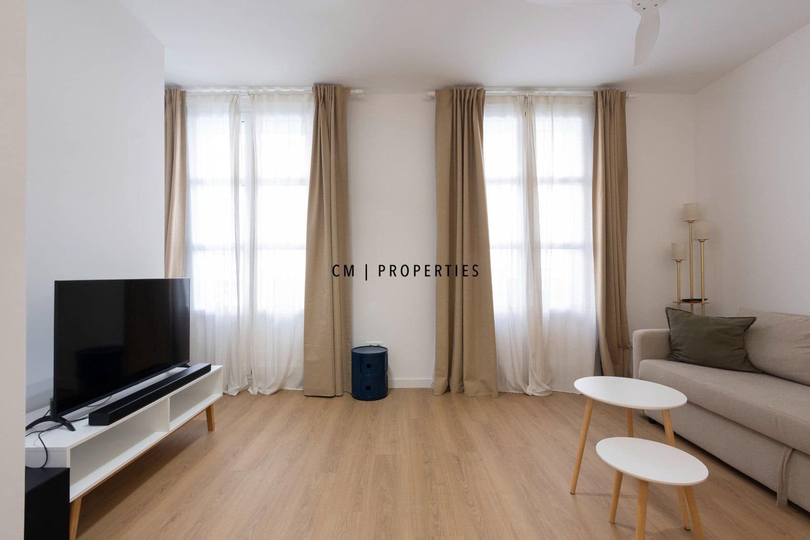 2 bedroom Flat for rent in Valencia city with garage - € 3,000 (Ref: 9720826)