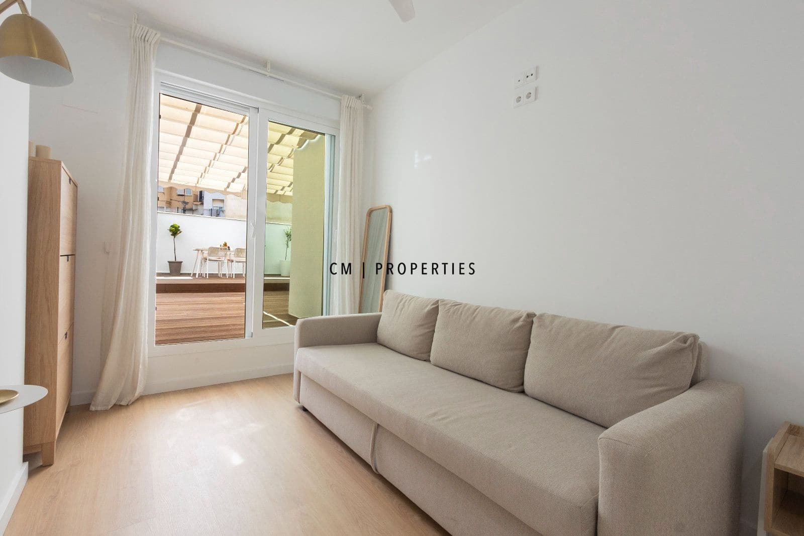 2 bedroom Flat for rent in Valencia city with garage - € 3,000 (Ref: 9720826)