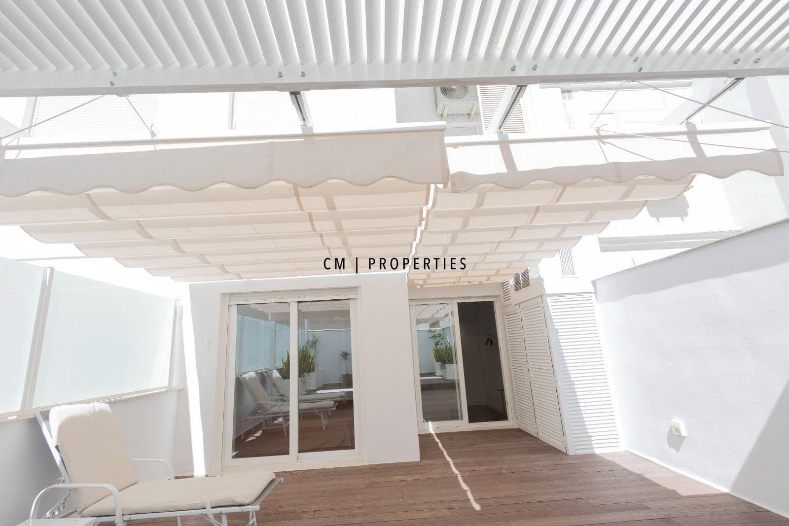 2 bedroom Flat for rent in Valencia city with garage - € 3,000 (Ref: 9720826)