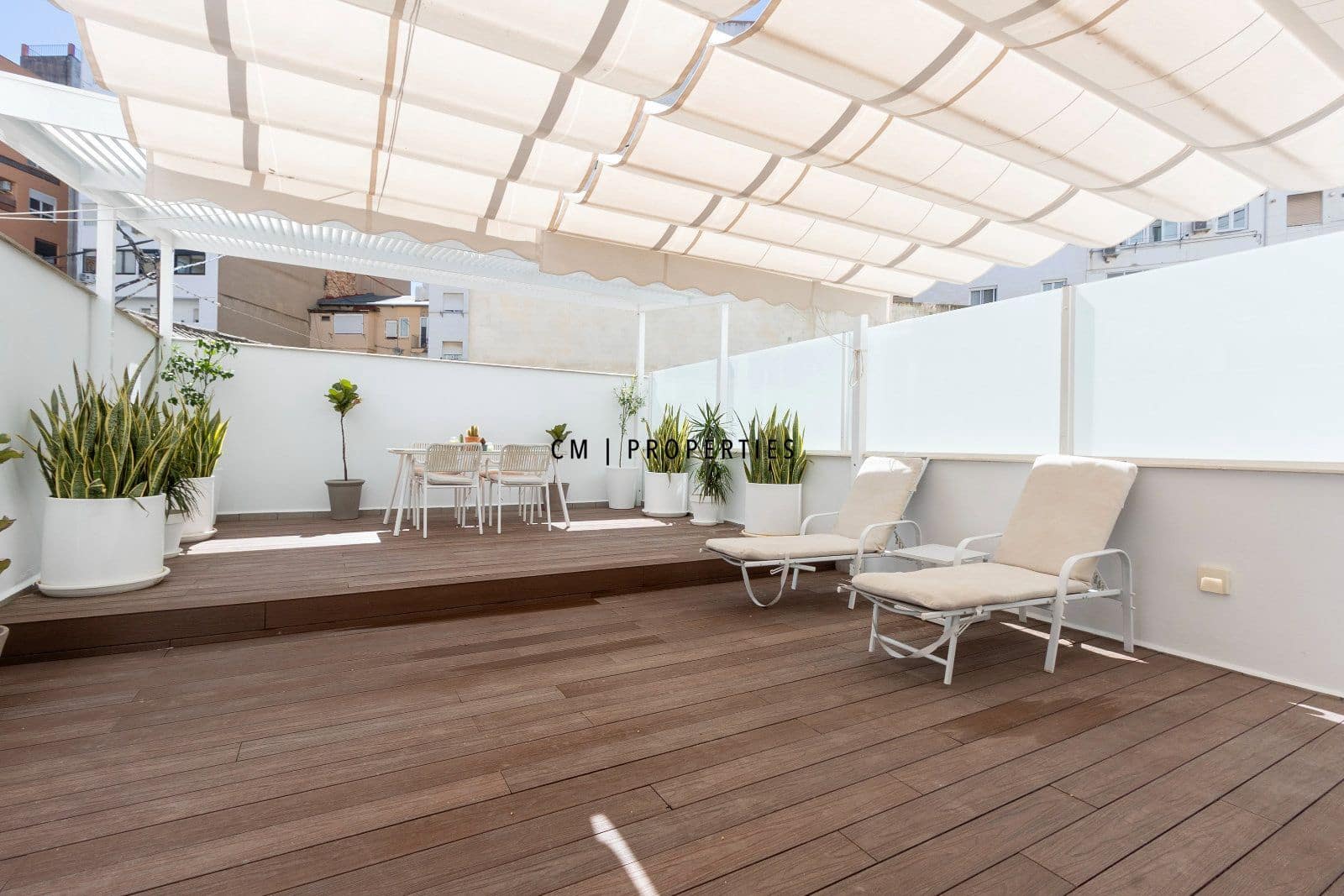 2 bedroom Flat for rent in Valencia city with garage - € 3,000 (Ref: 9720826)