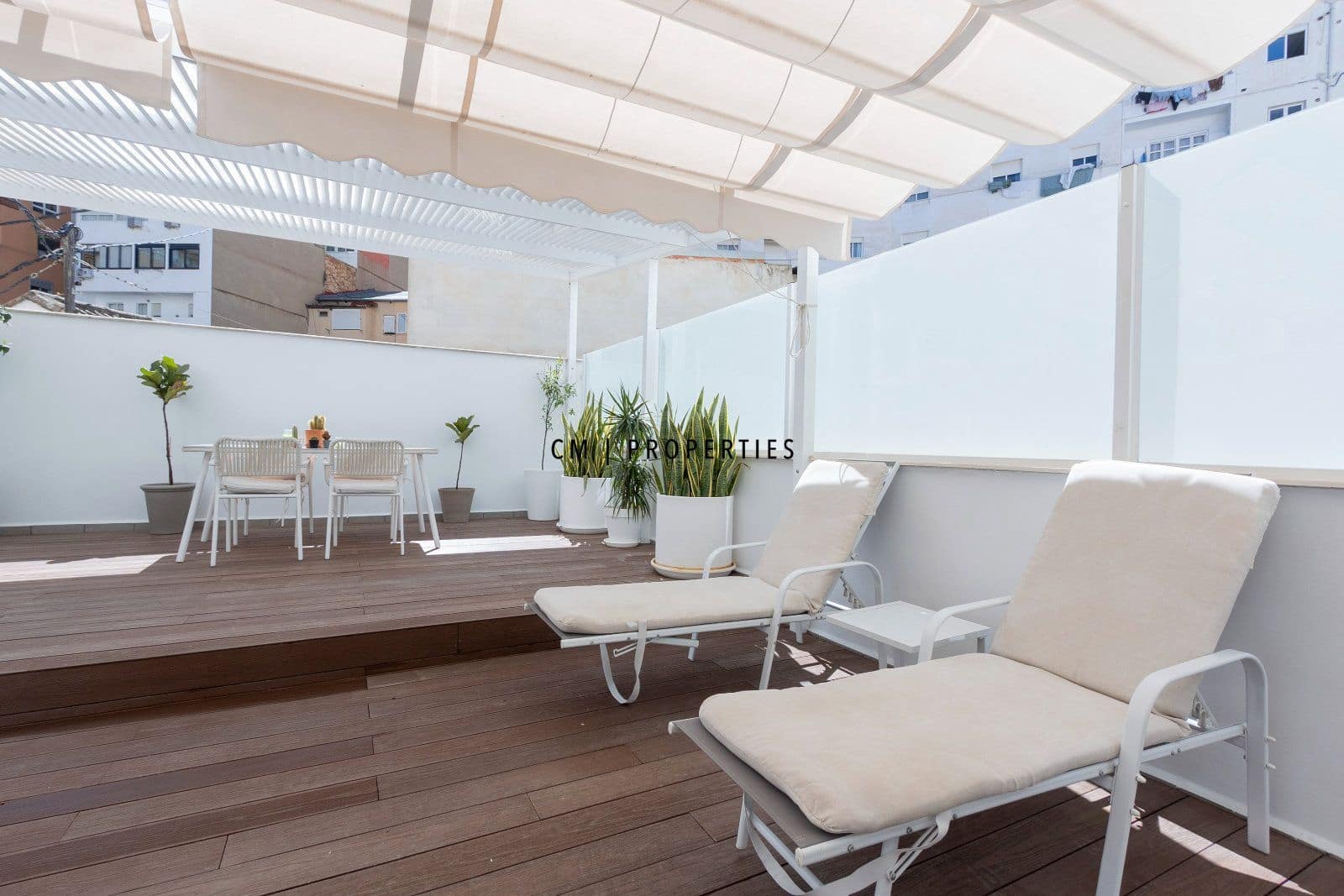 2 bedroom Flat for rent in Valencia city with garage - € 3,000 (Ref: 9720826)