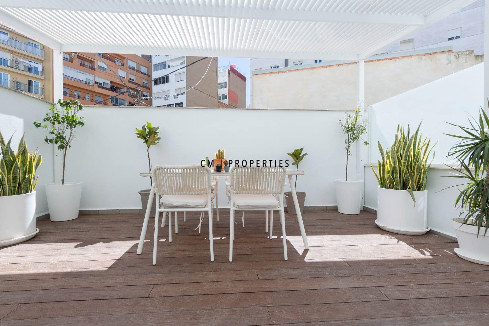 2 bedroom Flat for rent in Valencia city with garage - € 3,000 (Ref: 9720826)