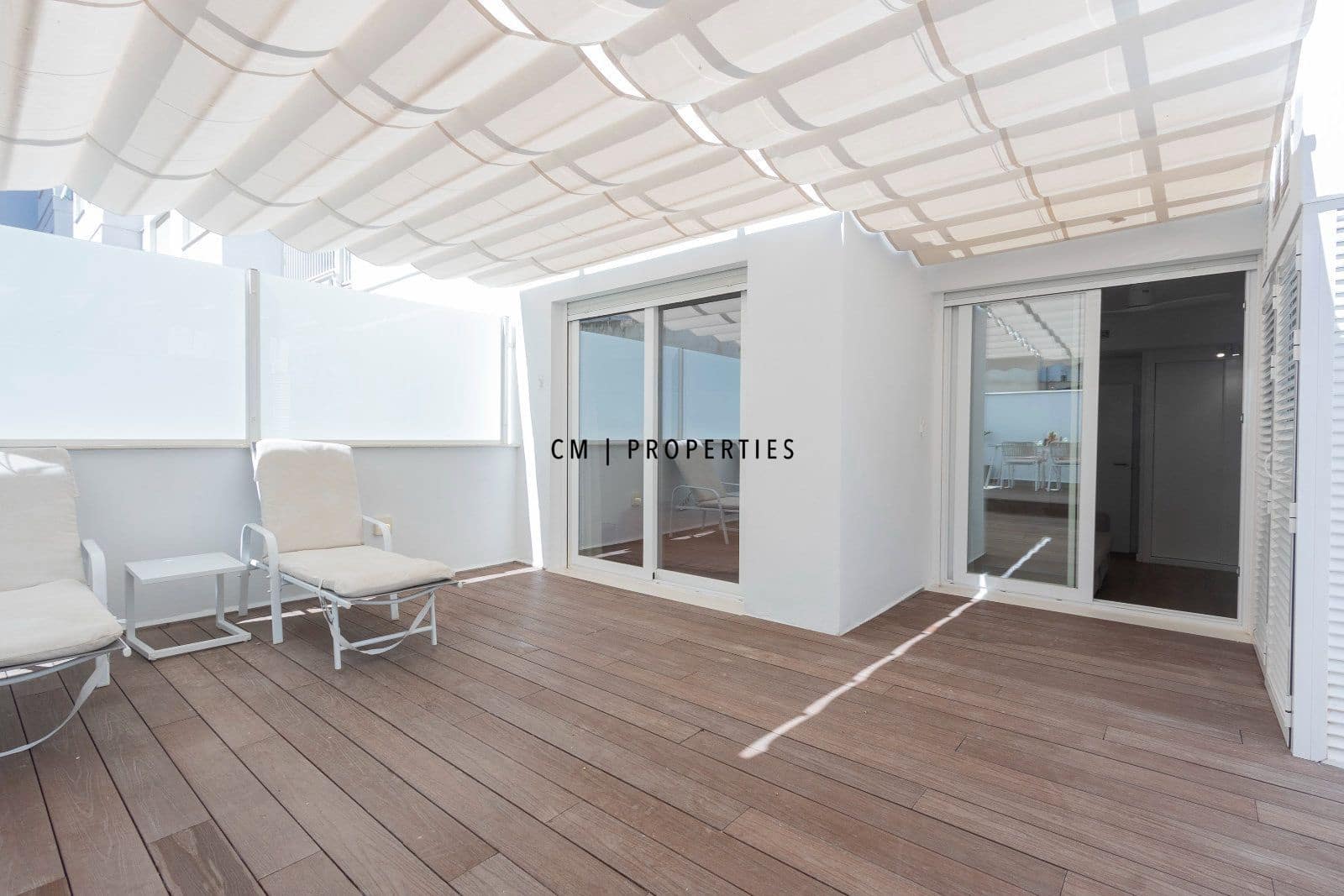 2 bedroom Flat for rent in Valencia city with garage - € 3,000 (Ref: 9720826)