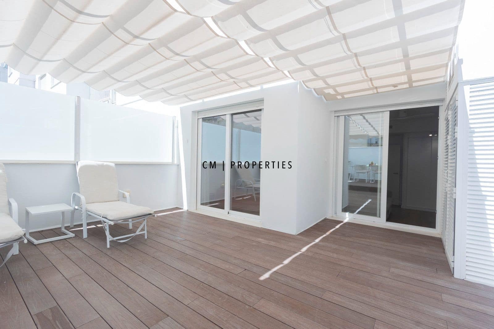 2 bedroom Flat for rent in Valencia city with garage - € 3,000 (Ref: 9720826)