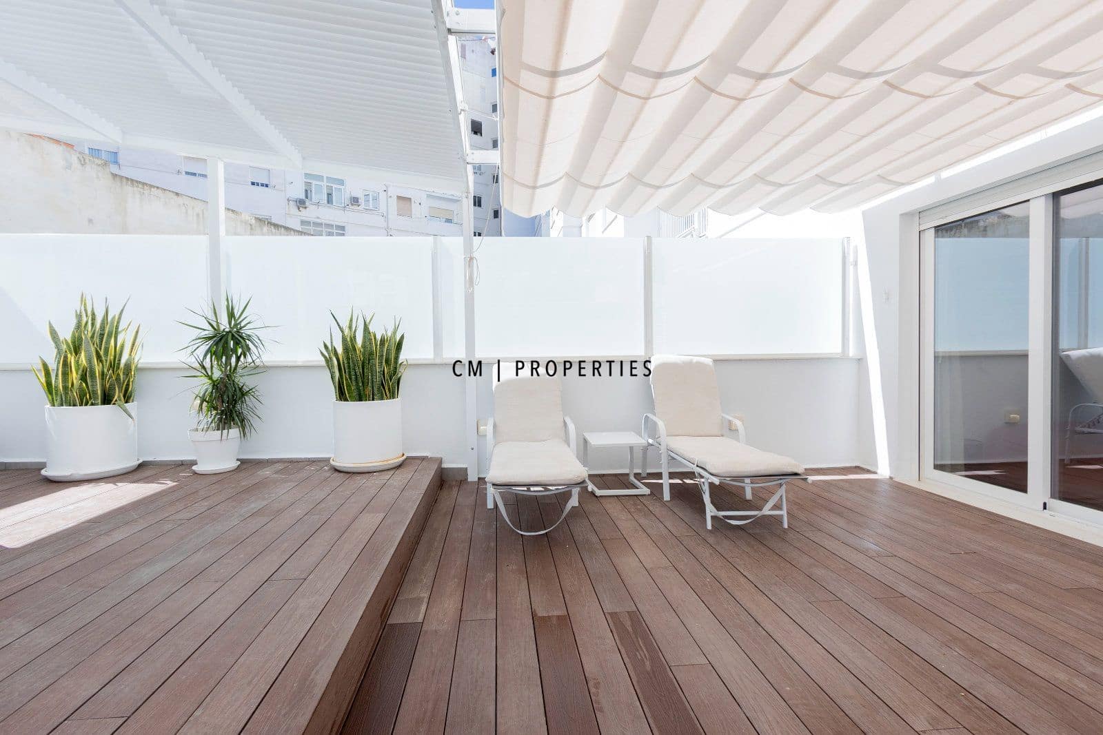 2 bedroom Flat for rent in Valencia city with garage - € 3,000 (Ref: 9720826)