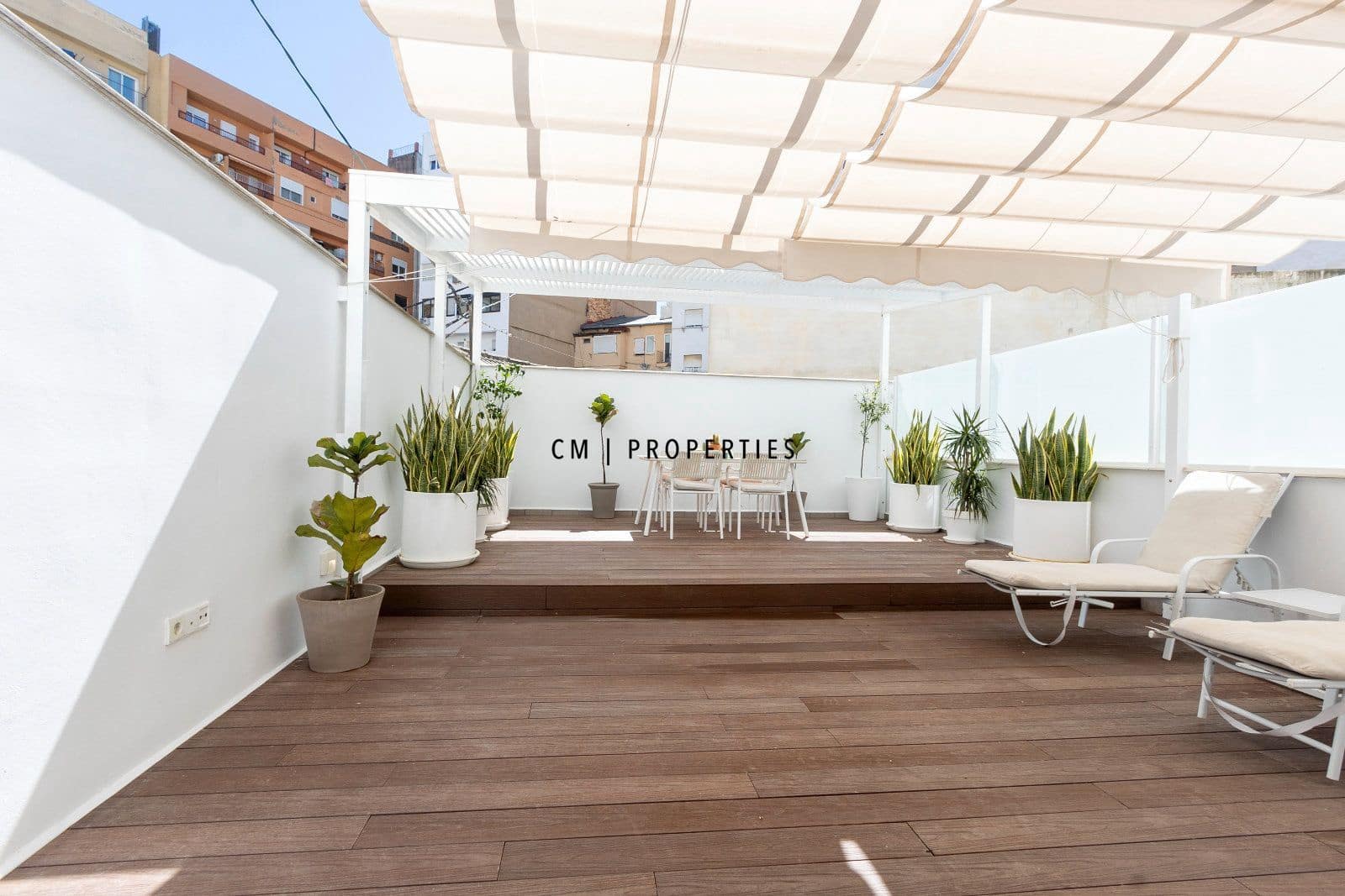 2 bedroom Flat for rent in Valencia city with garage - € 3,000 (Ref: 9720826)