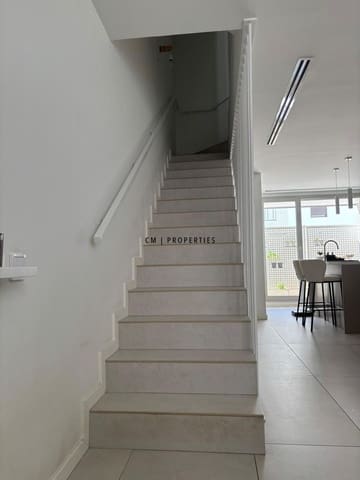 3 bedroom Townhouse for rent in Quatre Carreres, Valencia city with garage - € 2,200 (Ref: 9720827)