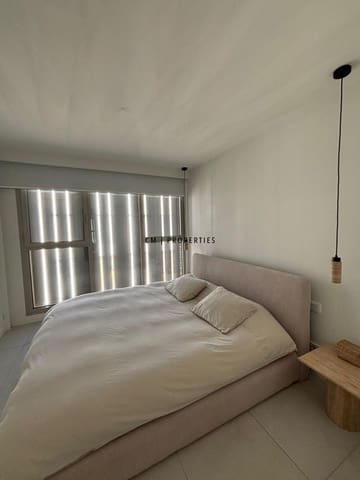 3 bedroom Townhouse for rent in Quatre Carreres, Valencia city with garage - € 2,200 (Ref: 9720827)