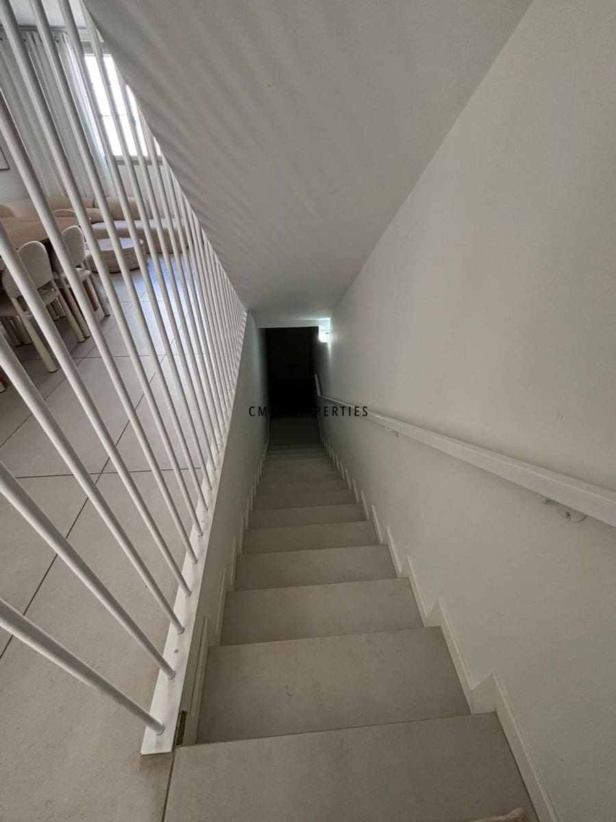 3 bedroom Townhouse for rent in Valencia city with garage - € 2,200 (Ref: 9720827)