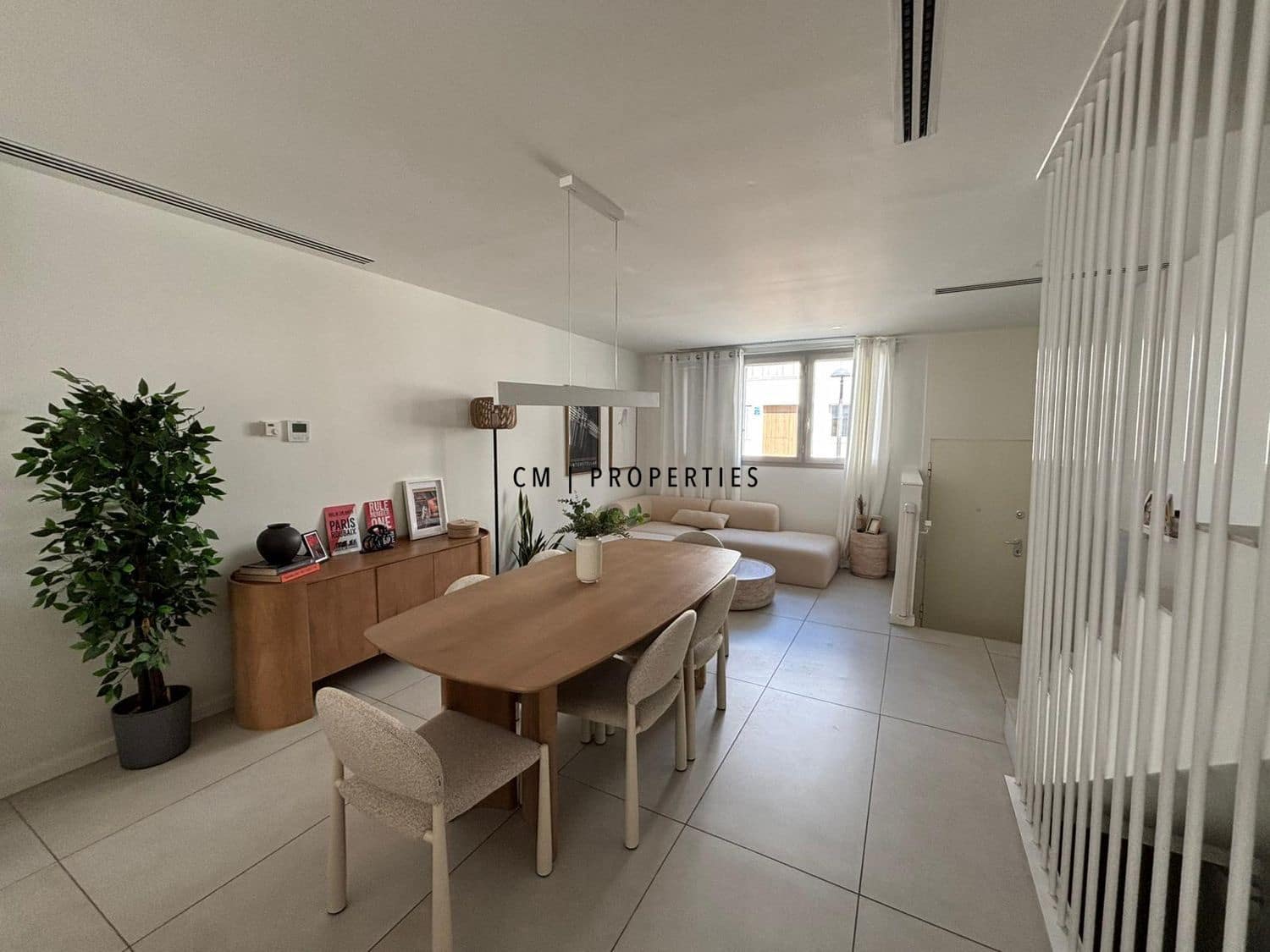 3 bedroom Townhouse for rent in Valencia city with garage - € 2,200 (Ref: 9720827)