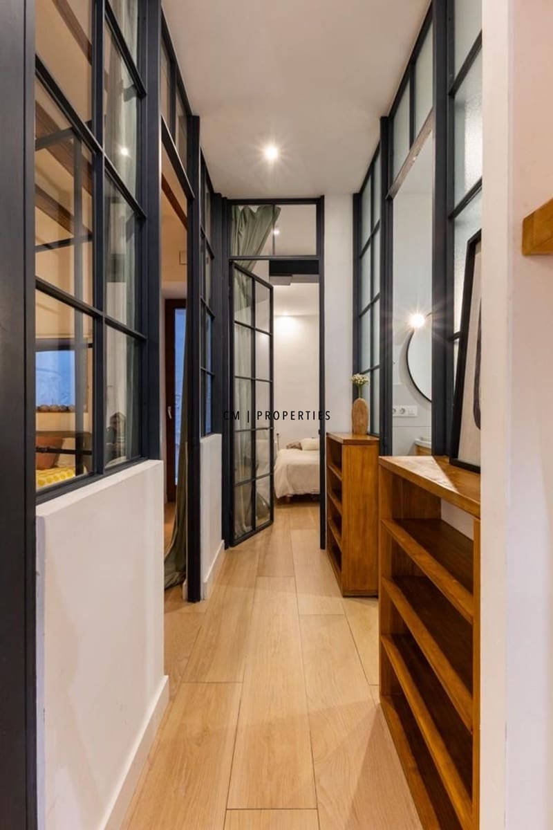 2 bedroom Flat for rent in Valencia city - € 2,400 (Ref: 9722200)